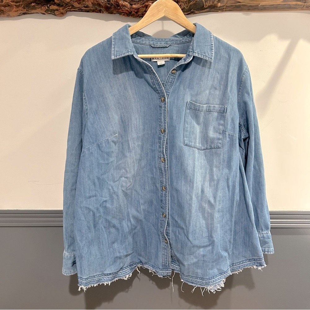 Ava & Viv Plus Size 2X Denim Button Down Shirt with Distressed Hem